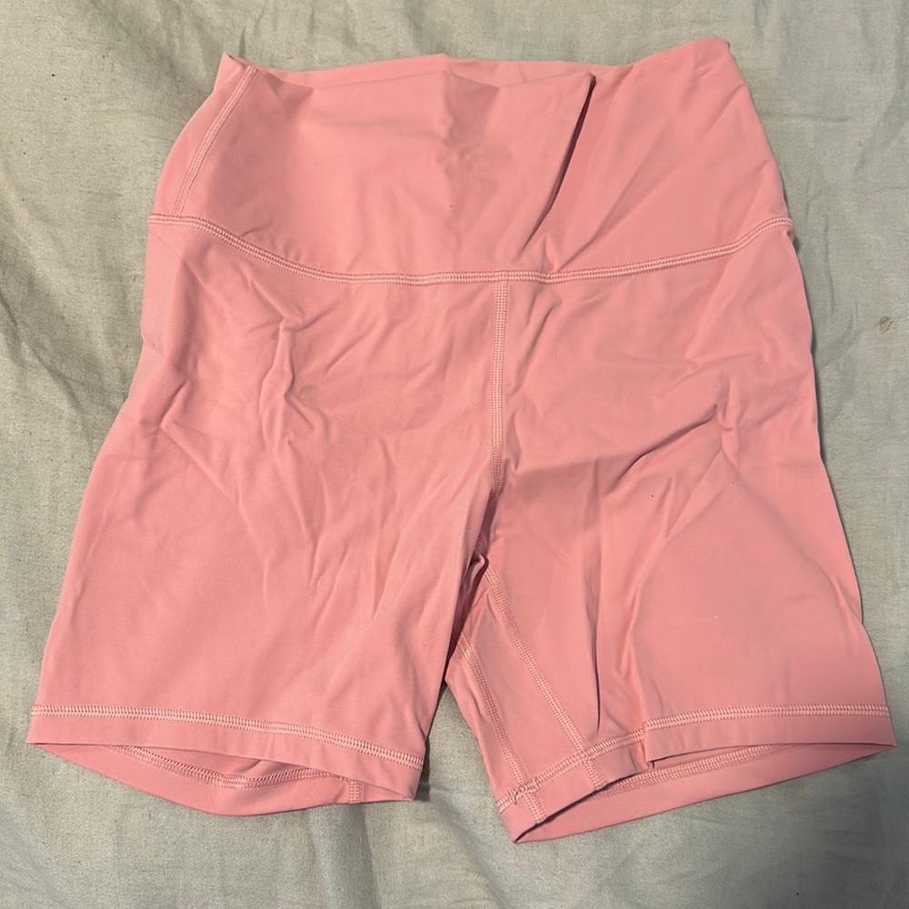 Pink 6 in leggings shorts. Great condition!! Super cute and comfy
